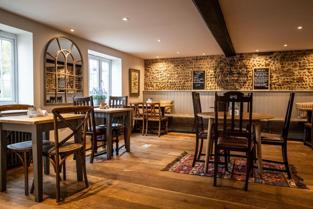 The Three Horseshoes Briston Zewnętrze zdjęcie